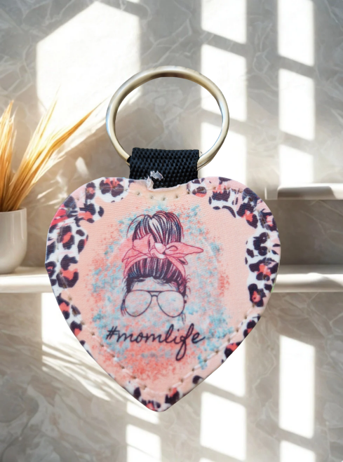 Schlüsselanhänger aus Stoff in Herzform