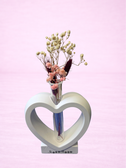 Wunderschöne Deko Herzvase mit Trockenblumen - modern