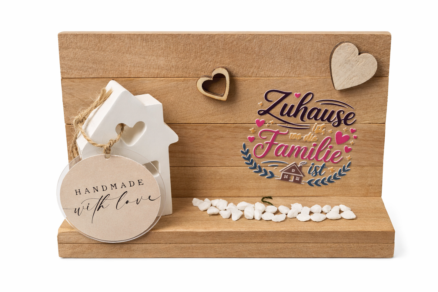 „Handgefertigtes Holz-Dekohaus ‚Zuhause wo die Familie ist‘ mit Herz & Mini-Haus“