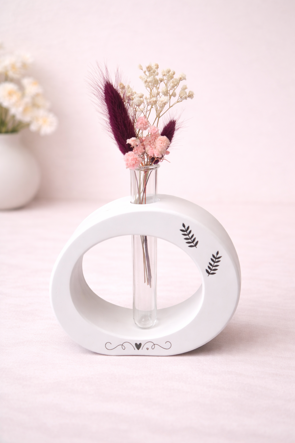 Handgemachte Raysin Vase mit Trockenblumen – moderne Deko
