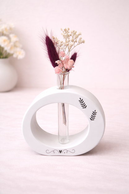 Handgemachte Raysin Vase mit Trockenblumen – moderne Deko